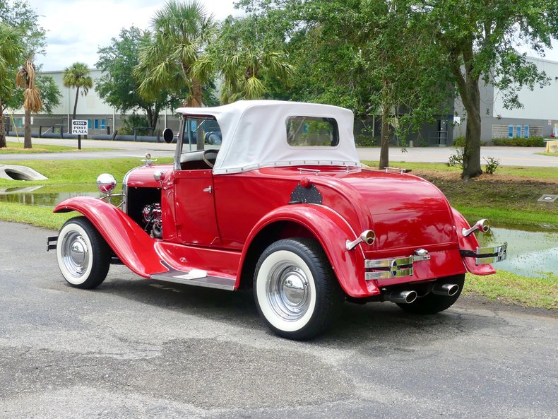 Ford-Roadster-1931-Red-White-and-Black-25