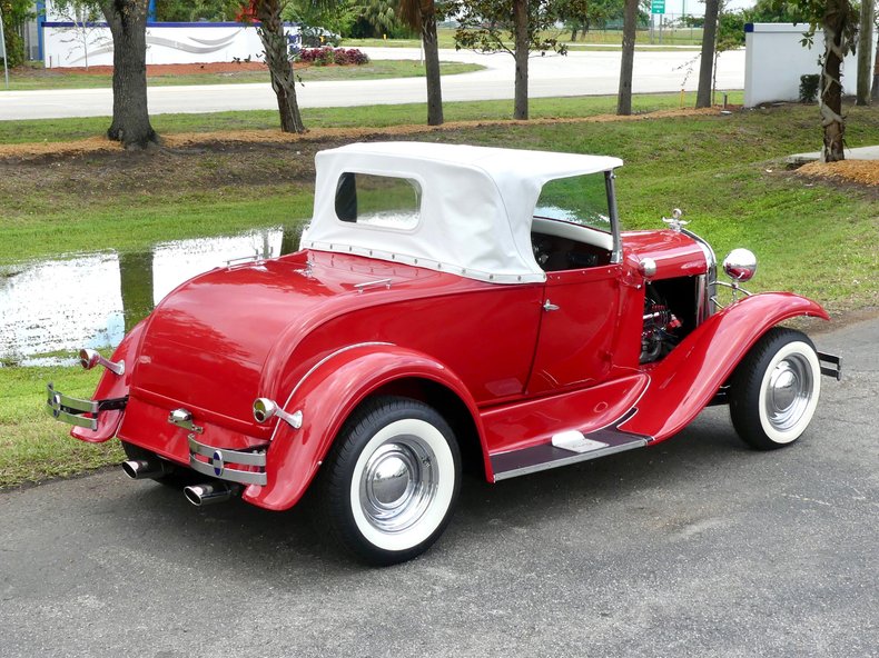 Ford-Roadster-1931-Red-White-and-Black-32