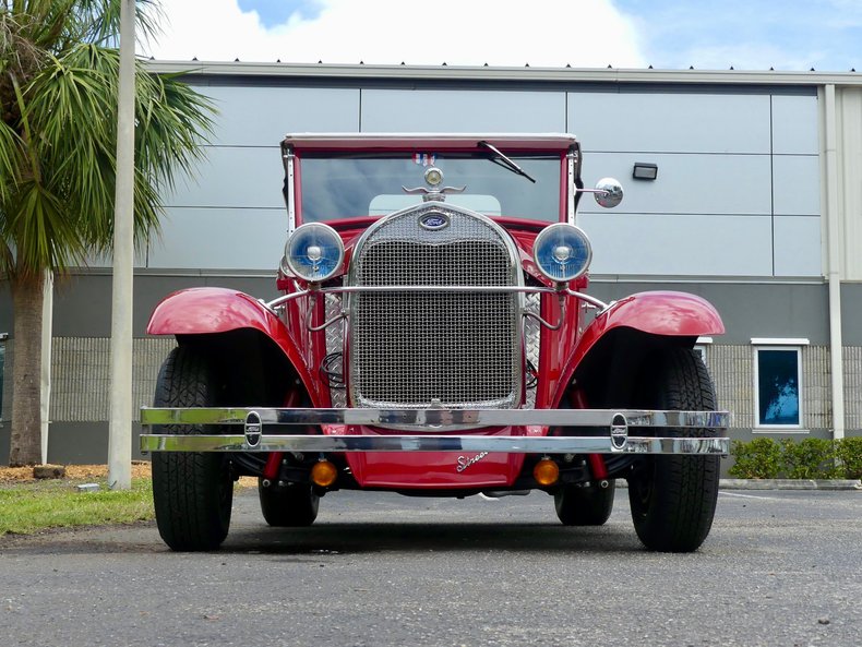 Ford-Roadster-1931-Red-White-and-Black-37