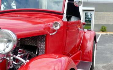 Ford-Roadster-1931-Red-White-and-Black-38