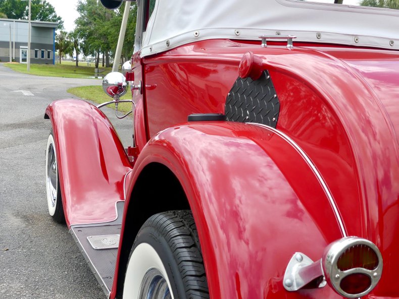 Ford-Roadster-1931-Red-White-and-Black-39