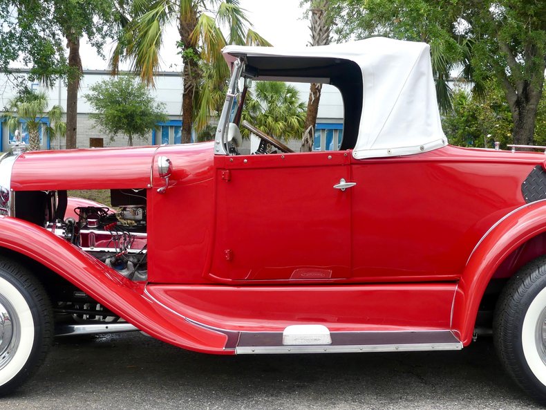 Ford-Roadster-1931-Red-White-and-Black-41