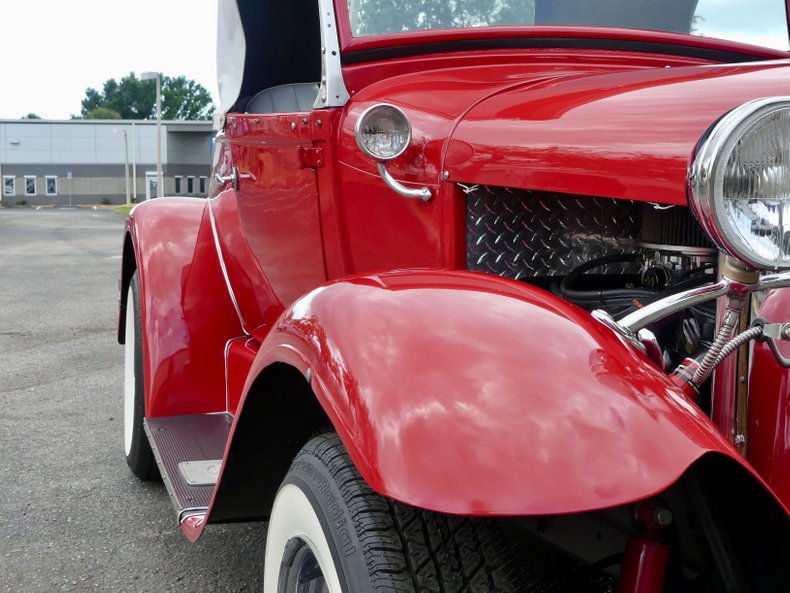 Ford-Roadster-1931-Red-White-and-Black-43