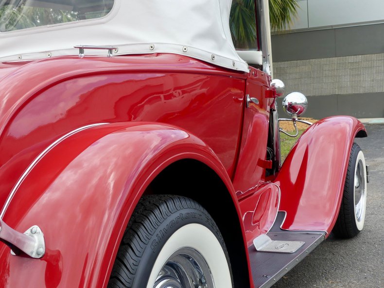 Ford-Roadster-1931-Red-White-and-Black-44