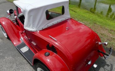 Ford-Roadster-1931-Red-White-and-Black-45