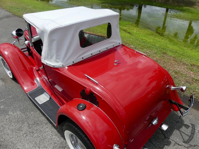 Ford-Roadster-1931-Red-White-and-Black-45