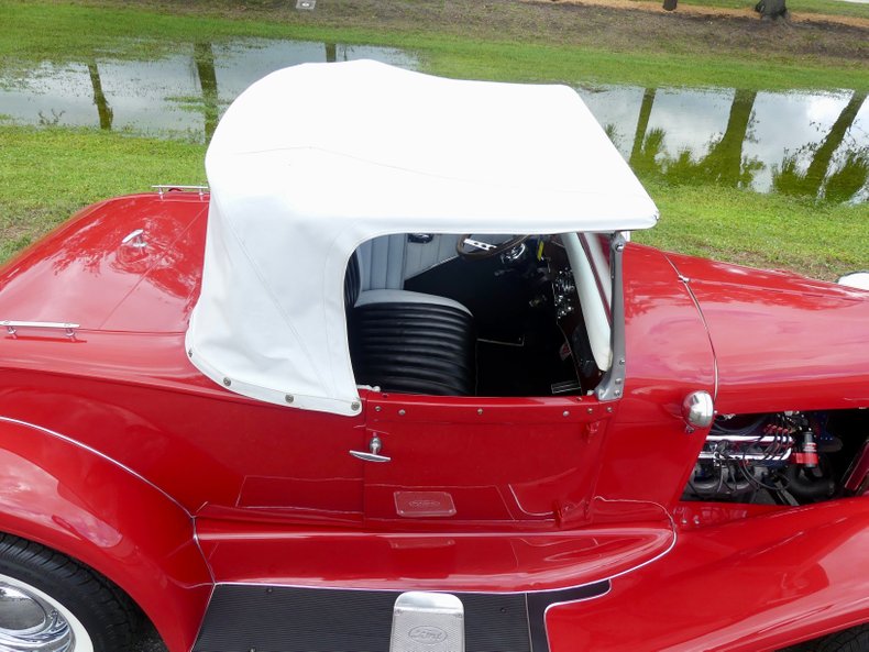 Ford-Roadster-1931-Red-White-and-Black-48