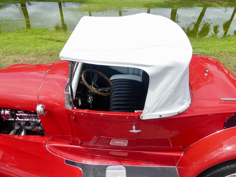 Ford-Roadster-1931-Red-White-and-Black-5