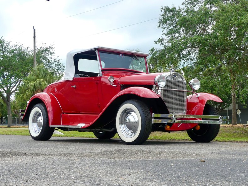 Ford-Roadster-1931-Red-White-and-Black-9