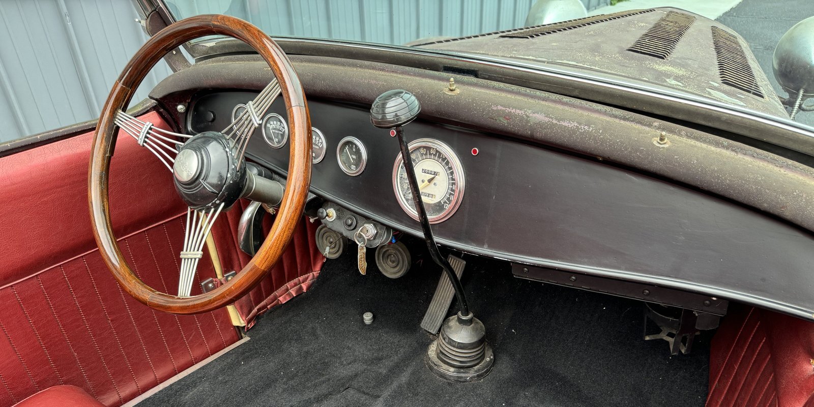 Ford-Roadster-1932-11