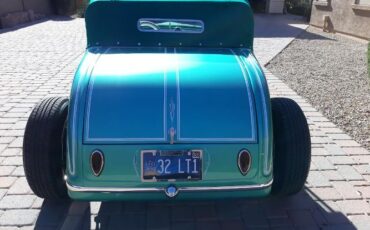 Ford-Roadster-1932-2