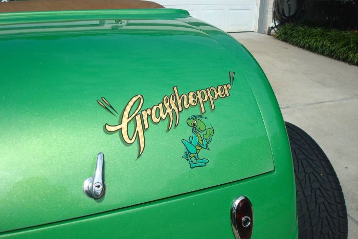 Ford-Roadster-1932-Green-4