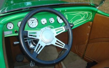 Ford-Roadster-1932-Green-9