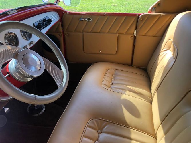 Ford-Roadster-1932-Red-12