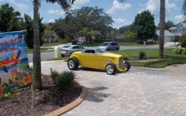 Ford-Roadster-1932-Yellow-Custom-leather-1