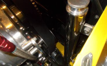 Ford-Roadster-1932-Yellow-Custom-leather-10