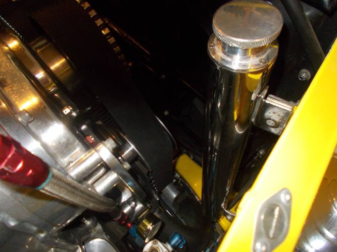 Ford-Roadster-1932-Yellow-Custom-leather-10