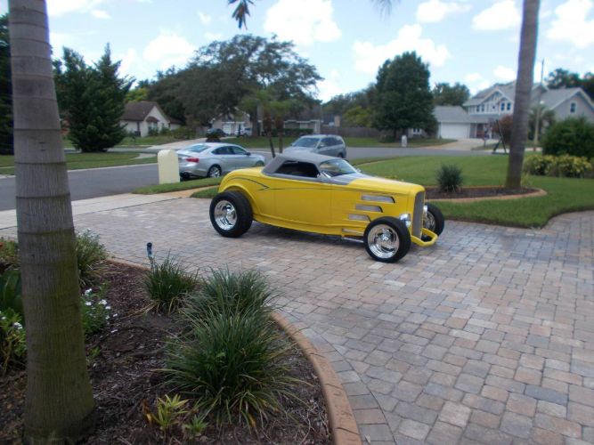Ford-Roadster-1932-Yellow-Custom-leather-11