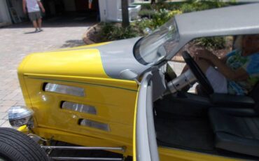 Ford-Roadster-1932-Yellow-Custom-leather-12