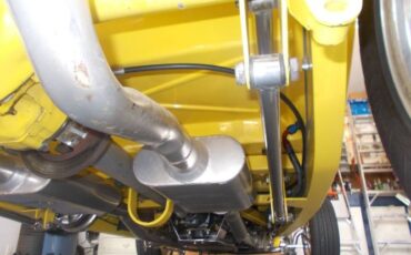 Ford-Roadster-1932-Yellow-Custom-leather-16