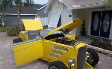 Ford-Roadster-1932-Yellow-Custom-leather-19