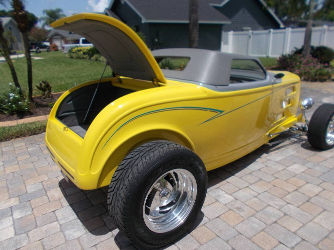Ford-Roadster-1932-Yellow-Custom-leather-22