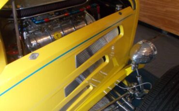 Ford-Roadster-1932-Yellow-Custom-leather-6