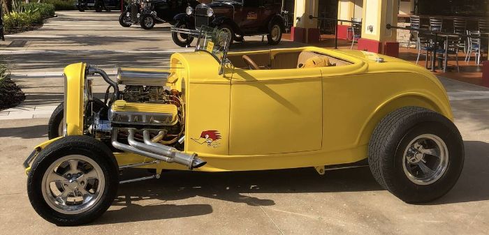 Ford-Roadster-1932-Yellow-Leather-Carrera