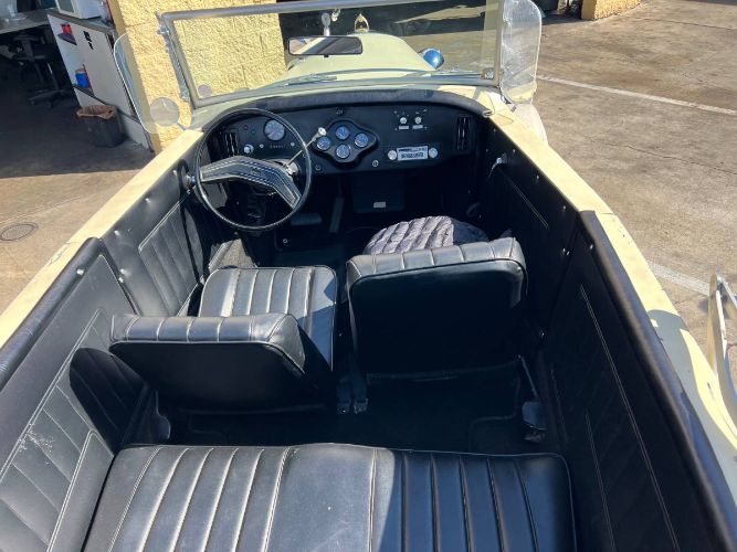 Ford-Roadster-1977-7
