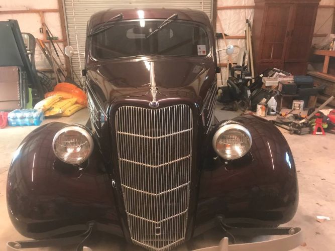 Ford-Sedan-1935-1