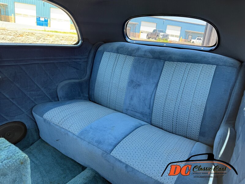 Ford-Sedan-1936-12