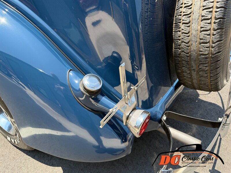 Ford-Sedan-1936-14