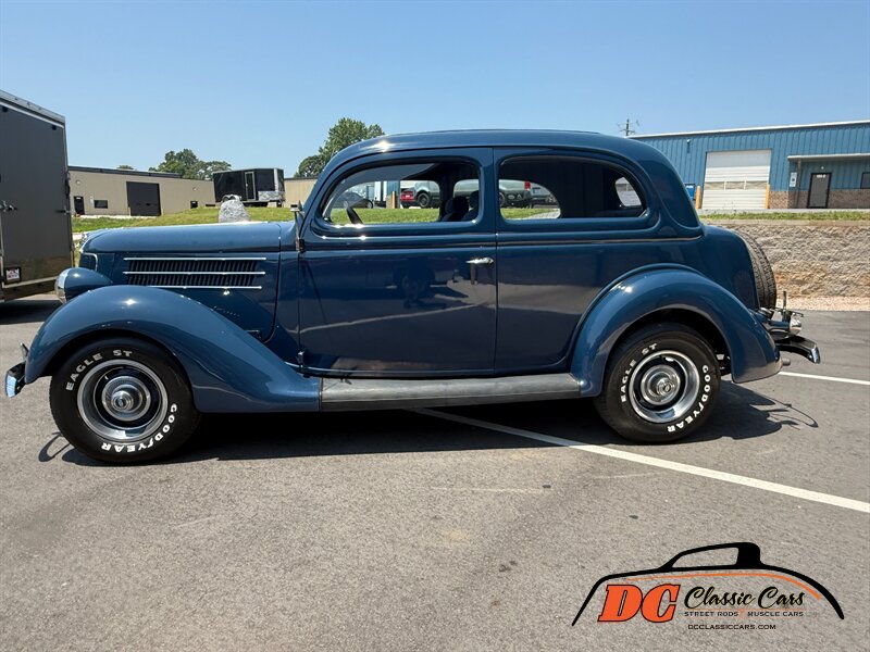 Ford-Sedan-1936-18