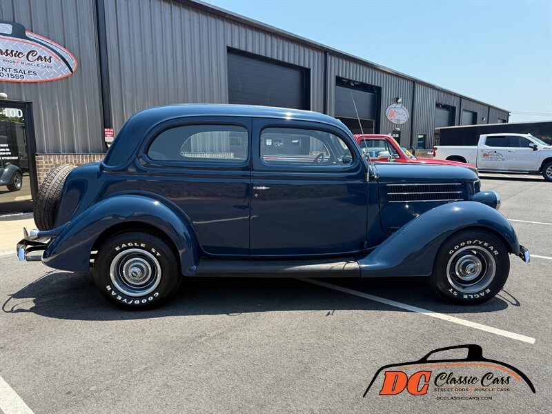 Ford-Sedan-1936-23