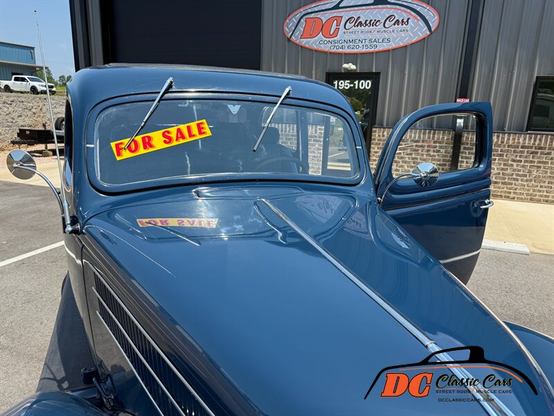 Ford-Sedan-1936-25