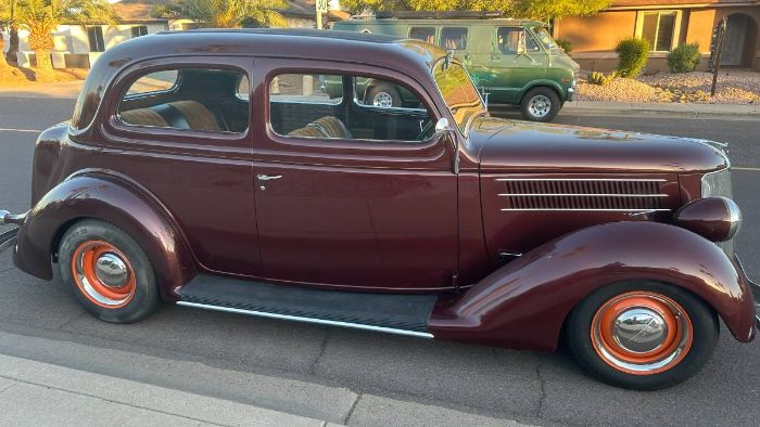 Ford-Sedan-1936
