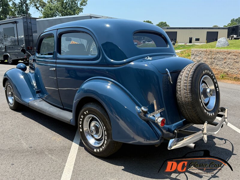 Ford-Sedan-1936-4