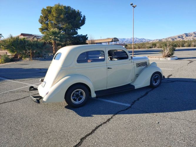 Ford-Sedan-1936-Cream-Tan-1