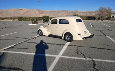 Ford-Sedan-1936-Cream-Tan-2
