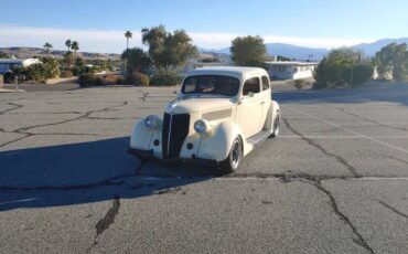 Ford-Sedan-1936-Cream-Tan