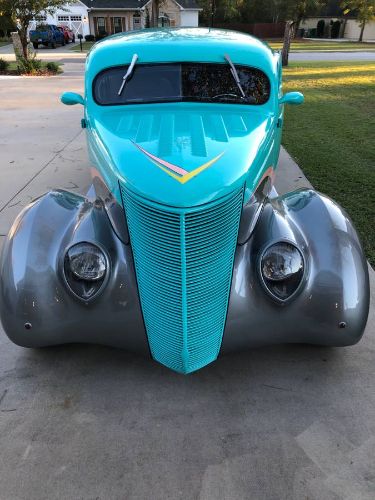 Ford-Sedan-1937-Custom-10