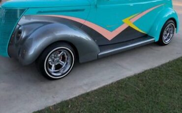 Ford-Sedan-1937-Custom-11