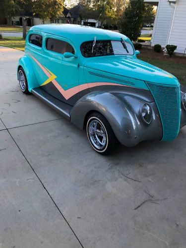 Ford-Sedan-1937-Custom-8