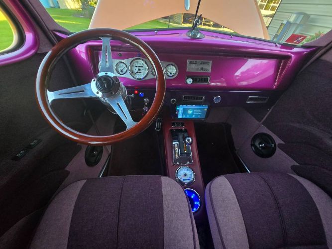 Ford-Sedan-1937-Purple-1