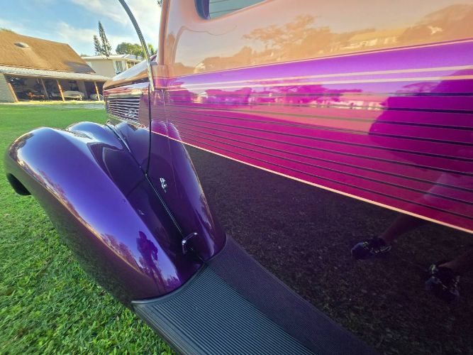 Ford-Sedan-1937-Purple-12