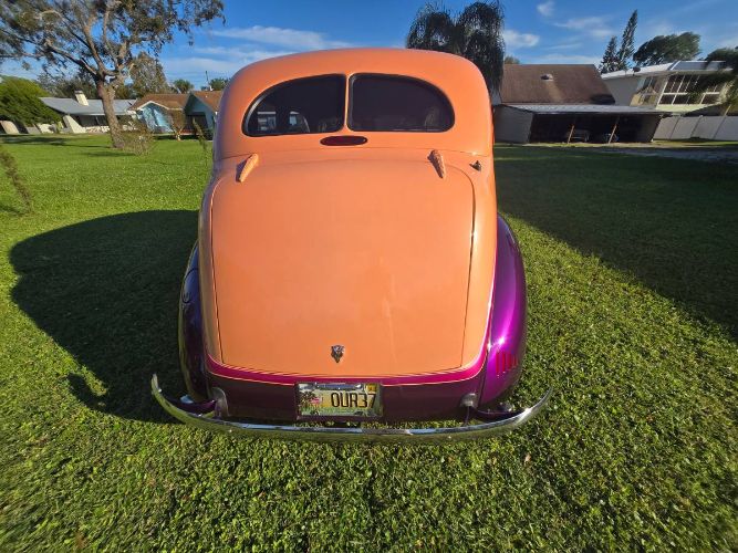 Ford-Sedan-1937-Purple-20