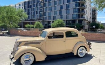 Ford-Sedan-1937-Yellow-Tan-1