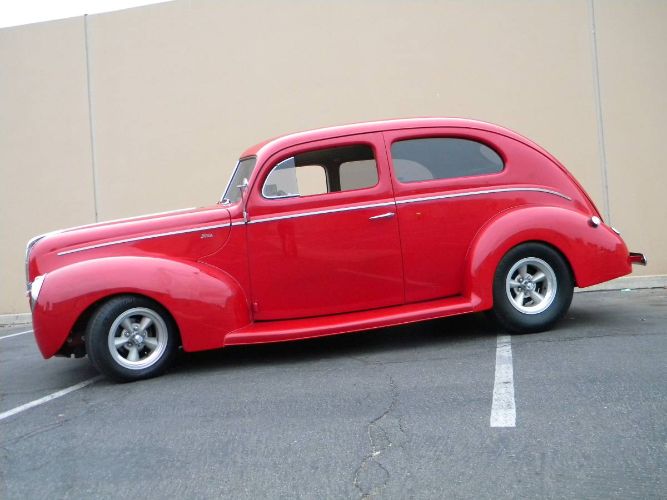 Ford-Sedan-1940-Red-8