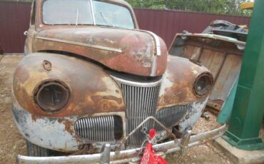 Ford-Sedan-1941-White-8
