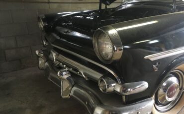 Ford-Skyliner-1954-Black-White-Blue-9
